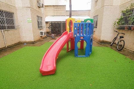 Apartamento para alugar com 45m², 2 quartos e sem vagaÁrea comum - Playground