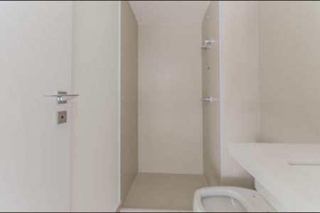 Apartamento à venda com 146m², 4 quartos e 2 vagas Apartamento à venda com 146m², 4 quartos e 2 vagasBanheiro da Suíte 1