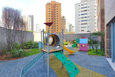 Apartamento à venda com 146m², 4 quartos e 2 vagas Apartamento à venda com 146m², 4 quartos e 2 vagasÁrea comum - Playground