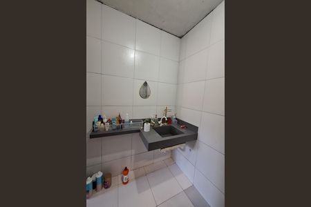 Casa para alugar com 65m², 2 quartos e 1 vaga Casa para alugar com 65m², 2 quartos e 1 vagaBanheiro