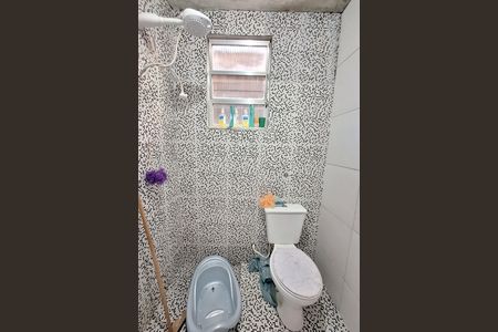 Casa para alugar com 65m², 2 quartos e 1 vaga Casa para alugar com 65m², 2 quartos e 1 vagaBanheiro