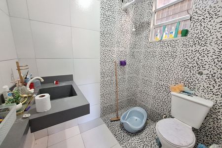 Casa para alugar com 65m², 2 quartos e 1 vaga Casa para alugar com 65m², 2 quartos e 1 vagaBanheiro