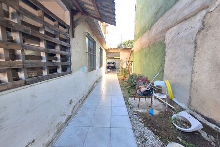 Quintal de casa para alugar com 2 quartos, 65m² em Santa Cruz da Serra, Duque de Caxias