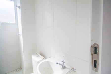 Banheiro de apartamento para alugar com 2 quartos, 42m² em Cascadura, Rio de Janeiro