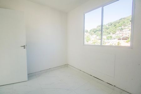 Quarto 1 de apartamento para alugar com 2 quartos, 42m² em Cascadura, Rio de Janeiro