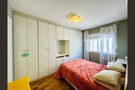 Quarto 1 de apartamento para alugar com 2 quartos, 68m² em Petrópolis, Porto Alegre