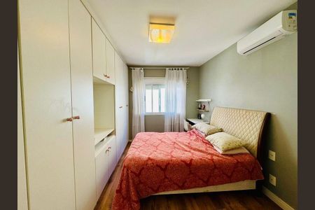Quarto 1 de apartamento para alugar com 2 quartos, 68m² em Petrópolis, Porto Alegre