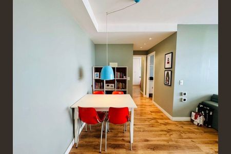 Sala de apartamento para alugar com 2 quartos, 68m² em Petrópolis, Porto Alegre