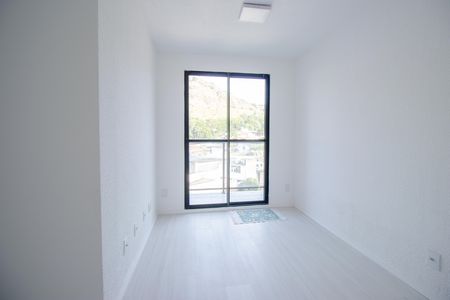 Apartamento à venda com 2 quartos, 41m² em Vila Kosmos, Rio de Janeiro