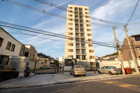 Fachada de apartamento à venda com 2 quartos, 41m² em Vila Kosmos, Rio de Janeiro