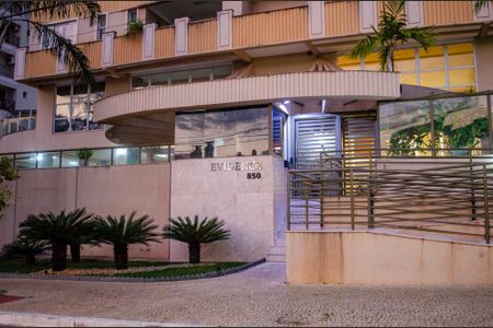 Apartamento à venda com 116m², 3 quartos e 3 vagasFachada e portaria