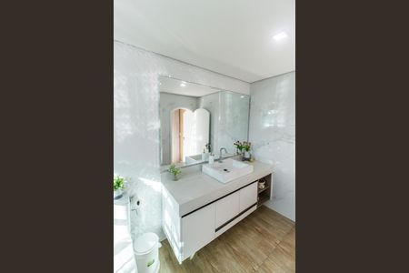 Apartamento à venda com 296m², 3 quartos e 5 vagas Apartamento à venda com 296m², 3 quartos e 5 vagasBanheiro da Suíte
