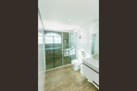 Apartamento à venda com 296m², 3 quartos e 5 vagas Apartamento à venda com 296m², 3 quartos e 5 vagasBanheiro da Suíte
