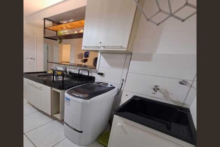 Cozinha de apartamento para alugar com 2 quartos, 55m² em Mariléa Chácara, Rio das Ostras