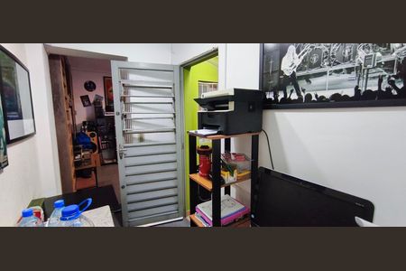 Casa à venda com 107m², 2 quartos e 1 vaga