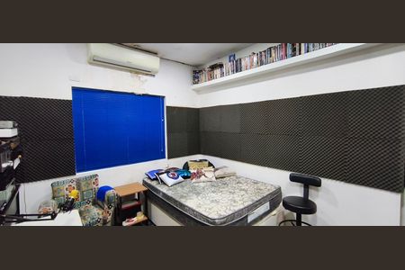 Casa à venda com 107m², 2 quartos e 1 vaga