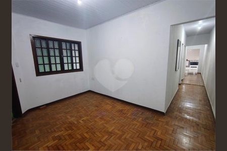 Casa à venda com 132m², 3 quartos e 4 vagas