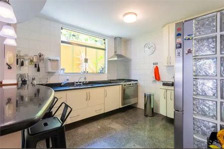 Casa à venda com 4 quartos, 189m² em Vila Madalena, São Paulo