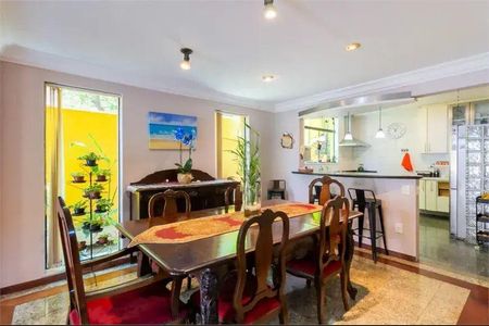 Casa à venda com 4 quartos, 189m² em Vila Madalena, São Paulo
