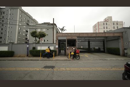 Fachada do Prédio de apartamento para alugar com 2 quartos, 50m² em Vila Sao Pedro, Santo André