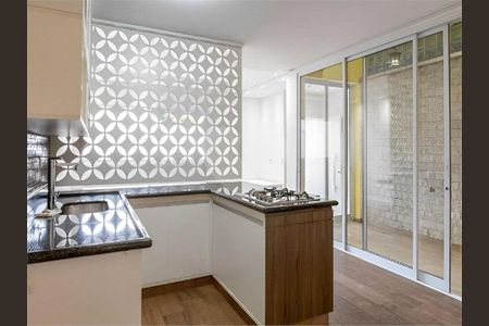 Casa à venda com 3 quartos, 100m² em Vila Hamburguesa, São Paulo