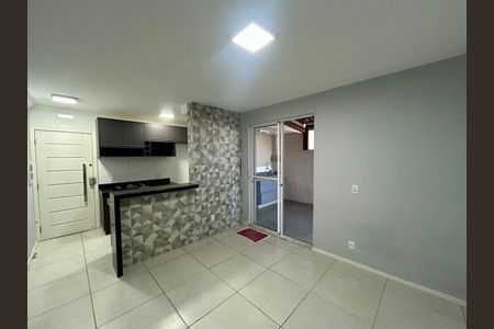 Apartamento para alugar com 76m², 2 quartos e 1 vaga