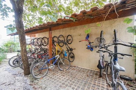 Apartamento para alugar com 54m², 2 quartos e 1 vaga Apartamento para alugar com 54m², 2 quartos e 1 vagaÁrea comum - Bicicletário