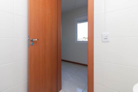 Banheiro de kitnet/studio para alugar com 1 quarto, 24m² em Hípica, Porto Alegre