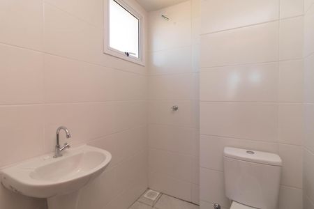 Banheiro de kitnet/studio para alugar com 1 quarto, 24m² em Hípica, Porto Alegre
