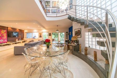 Casa à venda com 4 quartos, 424m² em Vila Eldizia, Santo André