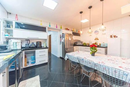 Casa à venda com 4 quartos, 424m² em Vila Eldizia, Santo André