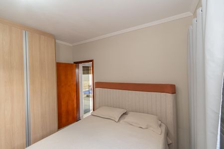 Casa à venda com 250m², 2 quartos e 3 vagas Casa à venda com 250m², 2 quartos e 3 vagasSuite 1