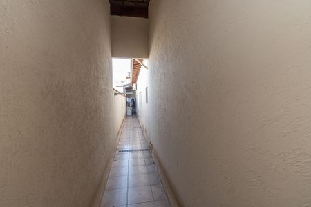 Casa à venda com 250m², 2 quartos e 3 vagas Casa à venda com 250m², 2 quartos e 3 vagasÁrea comum