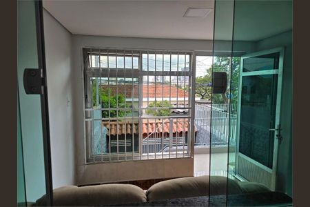 Casa à venda com 2 quartos, 176m² em Vila Nivi, São Paulo
