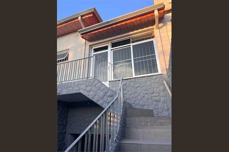 Casa à venda com 2 quartos, 176m² em Vila Nivi, São Paulo