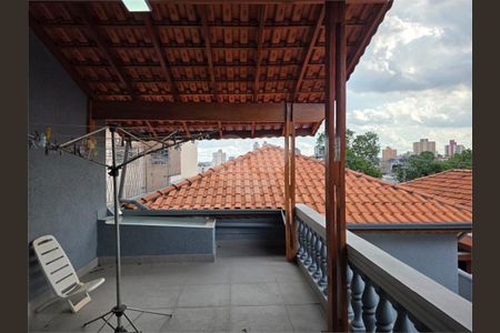 Casa à venda com 2 quartos, 176m² em Vila Nivi, São Paulo