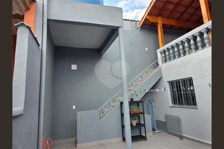 Casa à venda com 2 quartos, 176m² em Vila Nivi, São Paulo