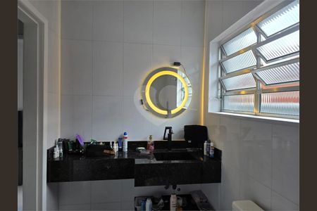 Casa à venda com 2 quartos, 176m² em Vila Nivi, São Paulo