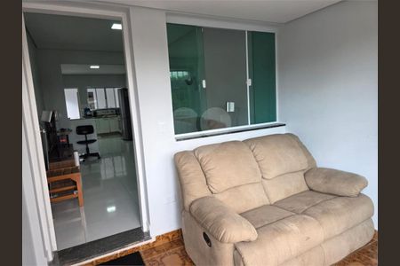 Casa à venda com 2 quartos, 176m² em Vila Nivi, São Paulo