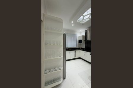 Casa à venda com 275m², 3 quartos e 2 vagas