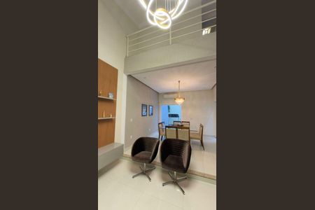 Casa à venda com 275m², 3 quartos e 2 vagas