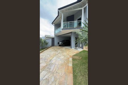 Casa à venda com 275m², 3 quartos e 2 vagas
