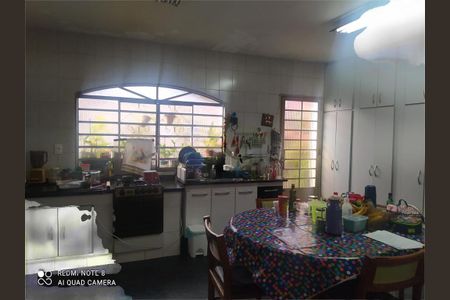 Casa à venda com 120m², 2 quartos e 1 vaga