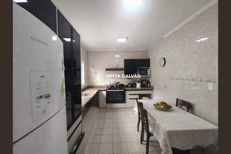 Casa à venda com 240m², 3 quartos e 3 vagas