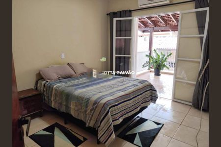 Casa à venda com 240m², 3 quartos e 3 vagas
