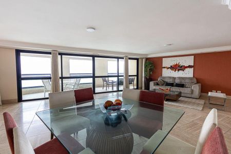 Apartamento à venda com 4 quartos, 300m² em Icaraí, Niterói