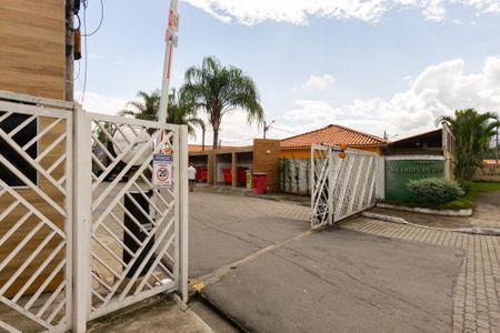 Casa de condomínio para alugar com 100m², 2 quartos e 2 vagas Casa de condomínio para alugar com 100m², 2 quartos e 2 vagasFachada