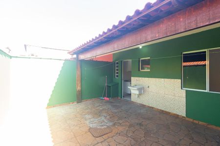 Casa de condomínio para alugar com 100m², 2 quartos e 2 vagas Casa de condomínio para alugar com 100m², 2 quartos e 2 vagasVaranda