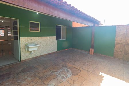 Casa de condomínio para alugar com 100m², 2 quartos e 2 vagas Casa de condomínio para alugar com 100m², 2 quartos e 2 vagasVaranda