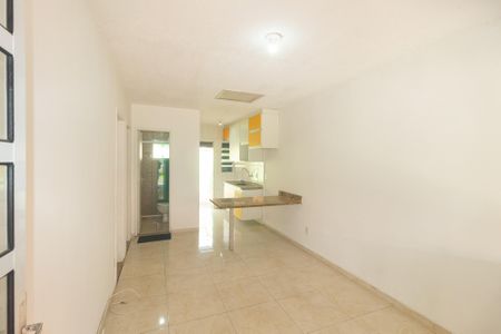 Sala de casa de condomínio para alugar com 2 quartos, 100m² em Campo Grande, Rio de Janeiro